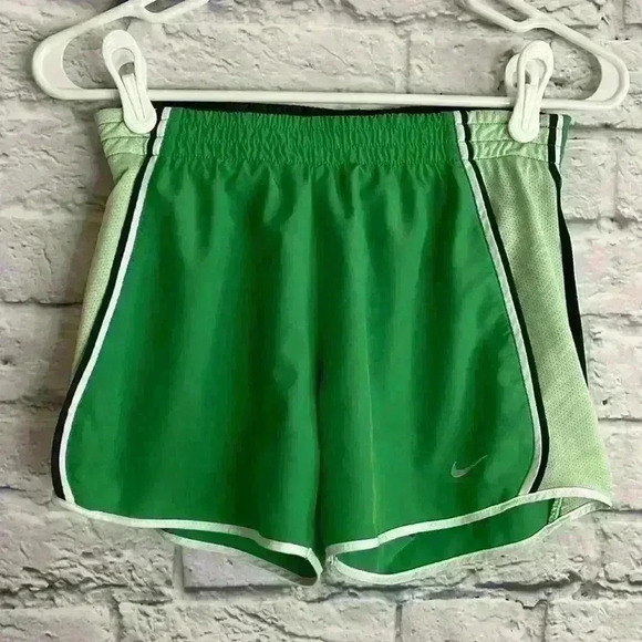 Nike Women's DriFit shorts Green Size X Small - Picture 1 of 6